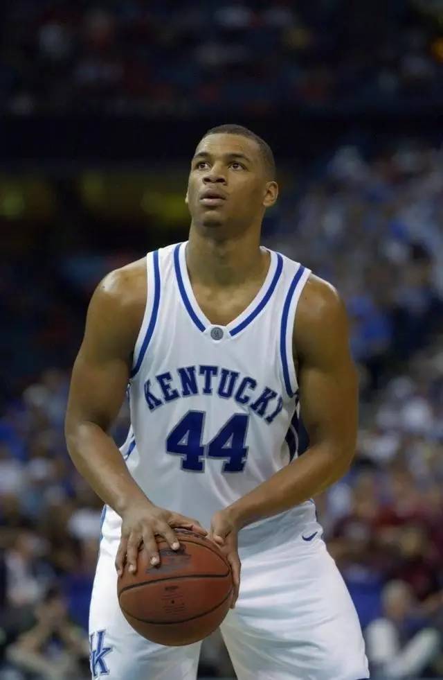 首回合的胜 首回合的胜