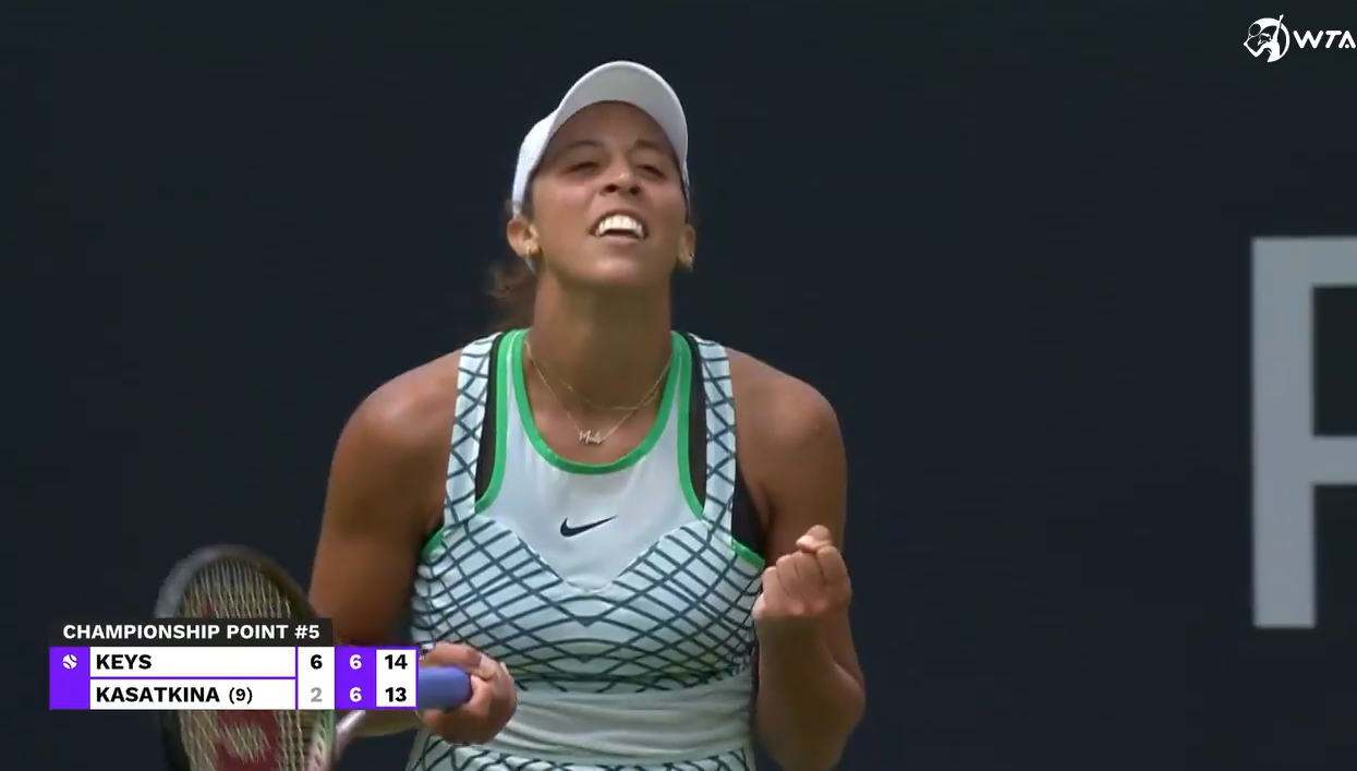 她捏了一把 她捏了一把