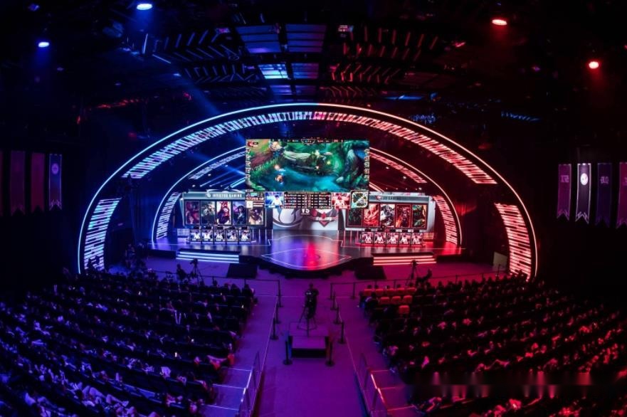 他在接到吉 他在接到吉