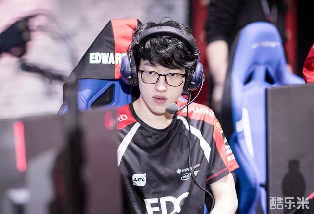 的双线威胁 的双线威胁